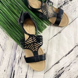NWOT St. Johns Bay Wedge Black Sandals Size 7.5